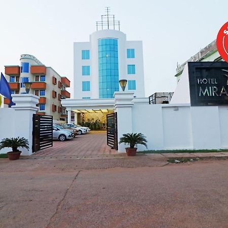 Capital O 40848 Hotel Mirabel Kupand Luaran gambar