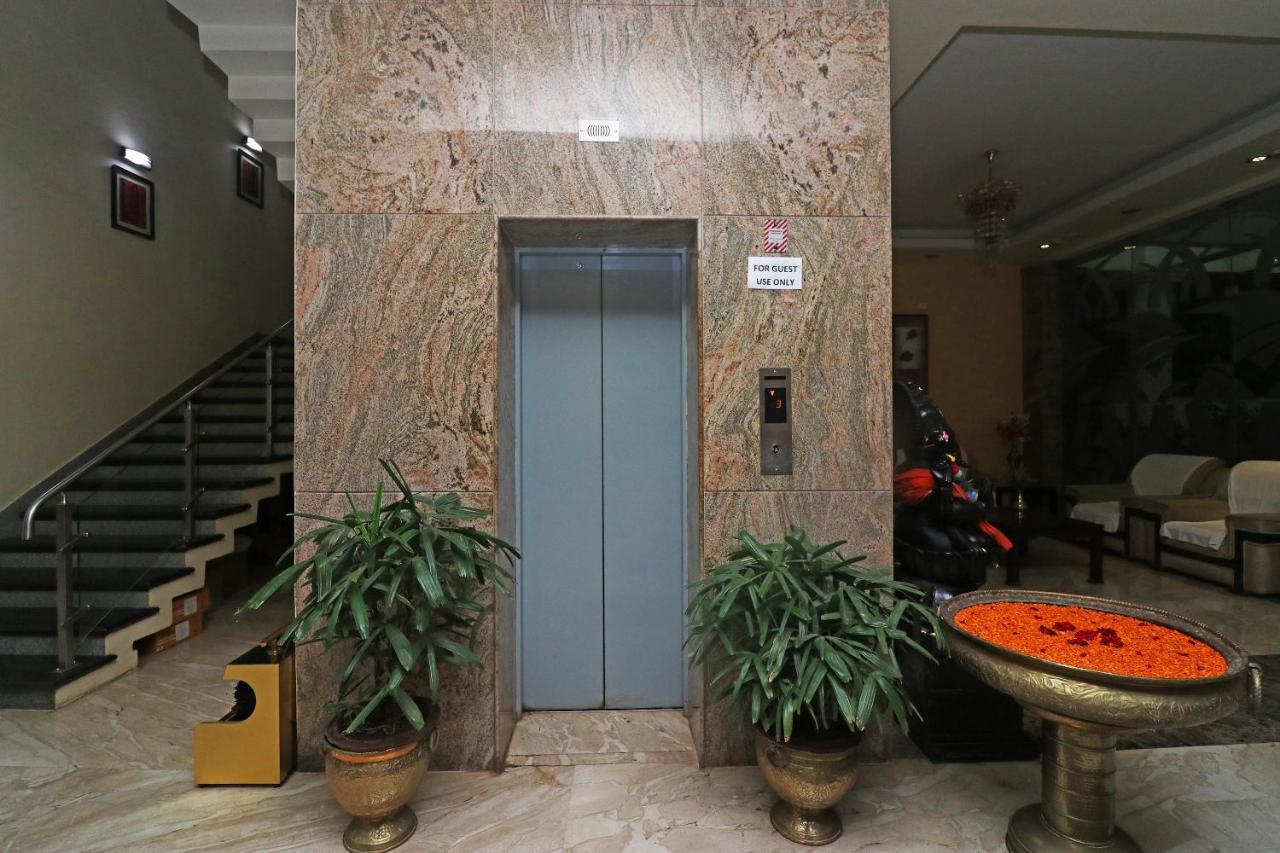 Capital O 40848 Hotel Mirabel Kupand Luaran gambar