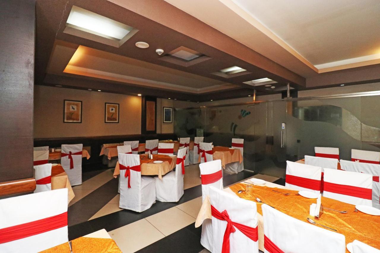 Capital O 40848 Hotel Mirabel Kupand Luaran gambar